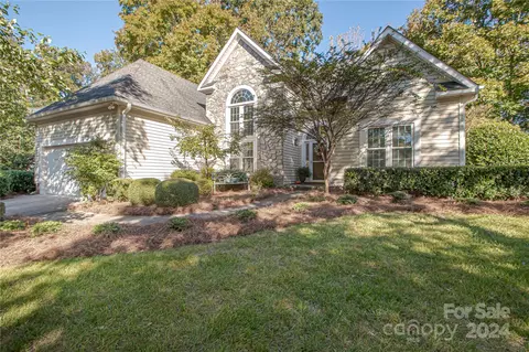 6814 Bevington Brook Ln, Charlotte, NC 28277