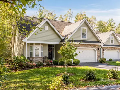 62 Chatham Path, Hendersonville, NC 28791