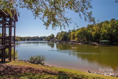 9114 Windjammer Dr, Tega Cay, SC 29708 photo 38