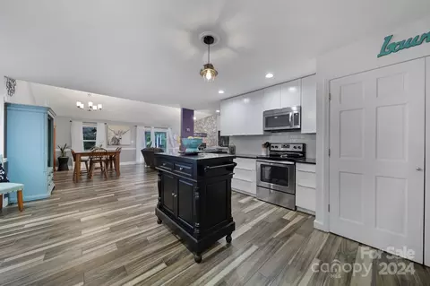 9114 Windjammer Dr, Tega Cay, SC 29708 photo 6