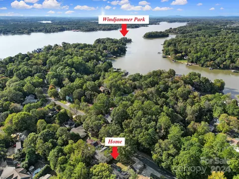 9114 Windjammer Dr, Tega Cay, SC 29708 photo 3