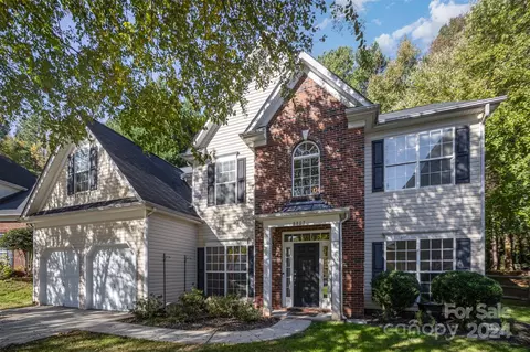 8807 St Brides Ct, Huntersville, NC 28078