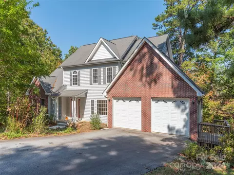 5 Graylyn Dr, Fairview, NC 28730