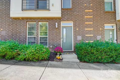 3513 Artists Way, Charlotte, NC 28205