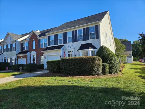 127 Hightide Dr, Rock Hill, SC 29732