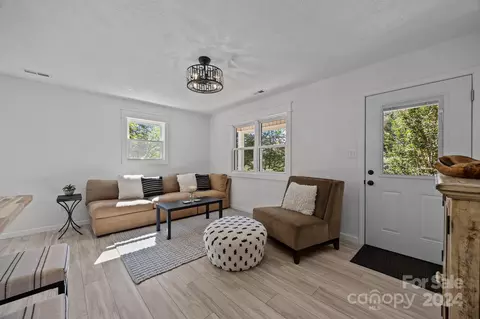 Living - 50 Shell Rd, Marion, NC 28752 photo 2 of 3