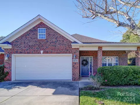 104 Aberdeen Dr, Troutman, NC 28166
