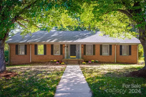 208 Knox St, Statesville, NC 28677