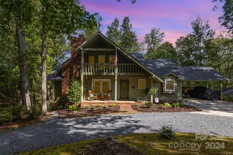 808 Dogwood St, Lowell, NC 28098