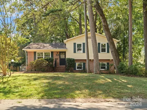 7007 Mapleridge Dr, Charlotte, NC 28210