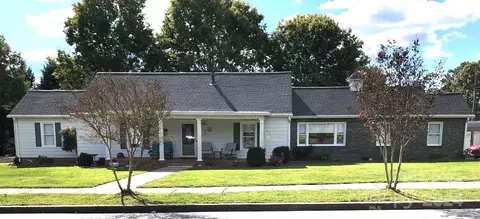 240 S Center St, Taylorsville, NC 28681