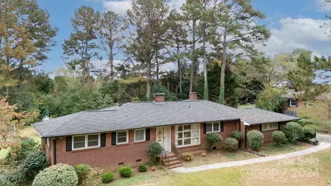 1418 Westbrook Cir, Gastonia, NC 28052