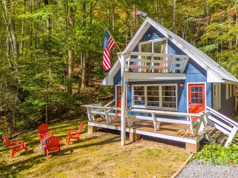 182 Bedrock Rd, Whittier, NC 28789