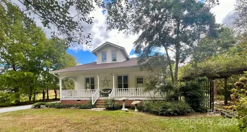 414 E 10th St, Oakboro, NC 28129
