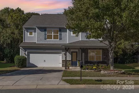 14326 Green Birch Dr, Pineville, NC 28134