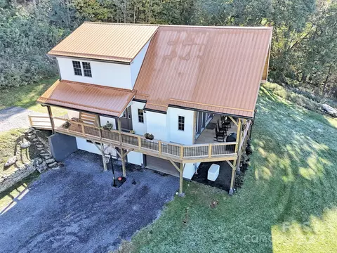 884 Mule Stomp Rd, Clyde, NC 28721 photo 4