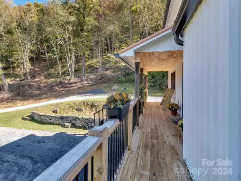 884 Mule Stomp Rd, Clyde, NC 28721 photo 25