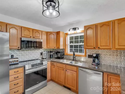 884 Mule Stomp Rd, Clyde, NC 28721 photo 12