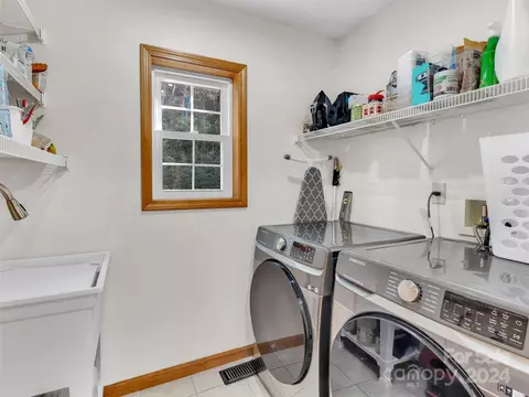884 Mule Stomp Rd, Clyde, NC 28721 photo 14