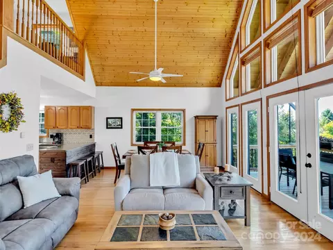 884 Mule Stomp Rd, Clyde, NC 28721 photo 7