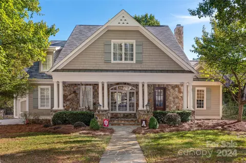 8432 Highgrove St, Charlotte, NC 28277