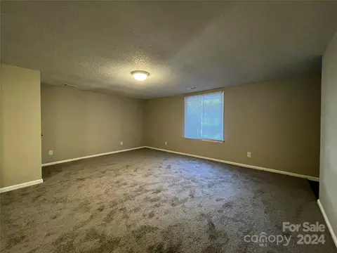 Living - 988 Chaffee Rd, Lancaster, SC 29720 photo 2 of 2