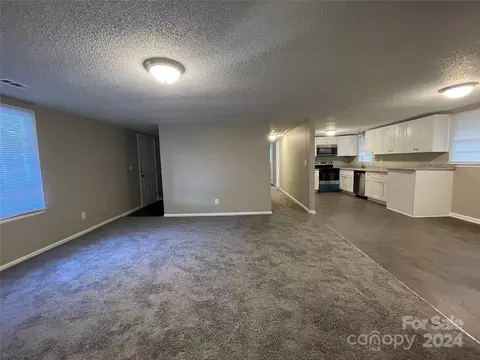 Living - 988 Chaffee Rd, Lancaster, SC 29720 photo 1 of 2