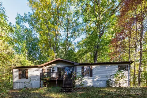 276 Hollon Cv, Waynesville, NC 28786