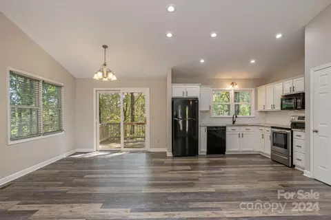 Living - 94 Winners Cir, Tryon, NC 28782 photo 5 of 6