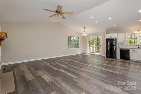 Living - 94 Winners Cir, Tryon, NC 28782 photo 4 of 6