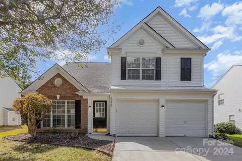 2828 Old Ironside Dr, Charlotte, NC 28213
