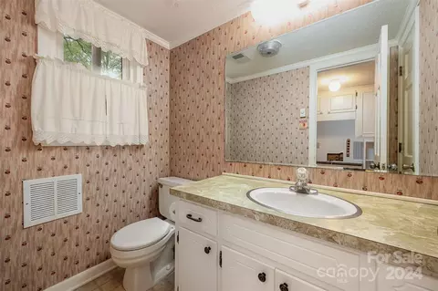 1014 E Meadow Dr, Lancaster, SC 29720 photo 17