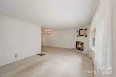 1014 E Meadow Dr, Lancaster, SC 29720 photo 6