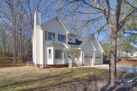 7033 Rothmore St, Charlotte, NC 28215