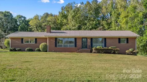 272 Cedar Lodge Rd, Thomasville, NC 27360
