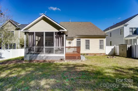 Exterior - 169 Mills Ln, Fort Mill, SC 29708 photo 7 of 9