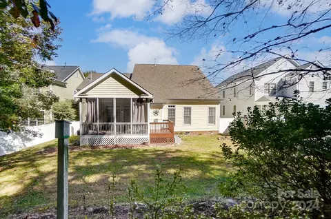 Exterior - 169 Mills Ln, Fort Mill, SC 29708 photo 8 of 9