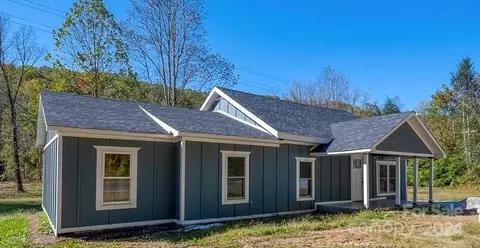 869 Peppers Creek Rd, Marion, NC 28752