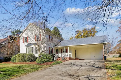 906 Wentworth Dr, Kannapolis, NC 28081