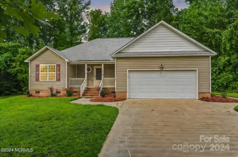 110 Iron Mine Dr, Washington, NC 27889