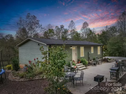 815 Parris Rd, Rutherfordton, NC 28139