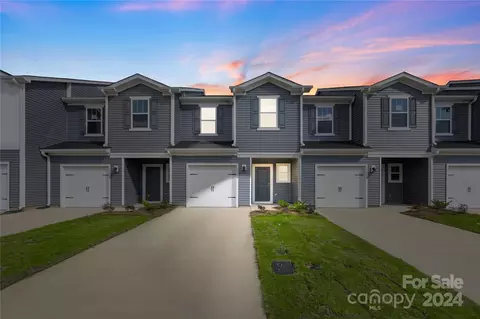 1340 Falling Acorn Ln, Concord, NC 28027
