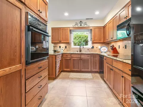 301 Golfside Dr, Flat Rock, NC 28731 photo 16