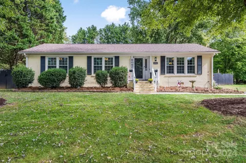 5129 Yukon Rd, Walkertown, NC 27051