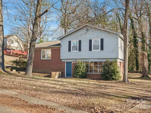 311 Whispering Pines Dr, Charlotte, NC 28217