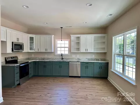 708 Summit St, Monroe, NC 28112 photo 2