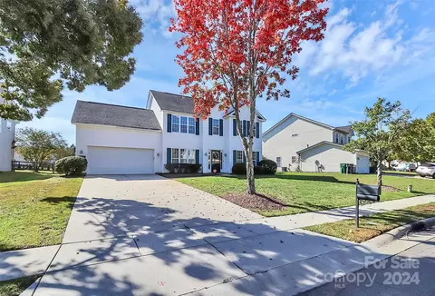 15717 Southern Garden Ln, Charlotte, NC 28278