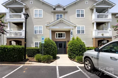 17123 Doe Valley Ct, Cornelius, NC 28031