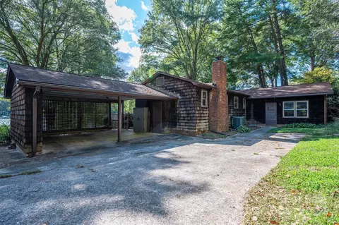 7041 Wateredge Dr, Sherrills Ford, NC 28673