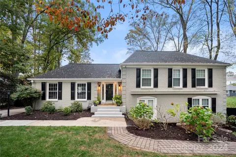 175 Woodstream Cir, Mooresville, NC 28117